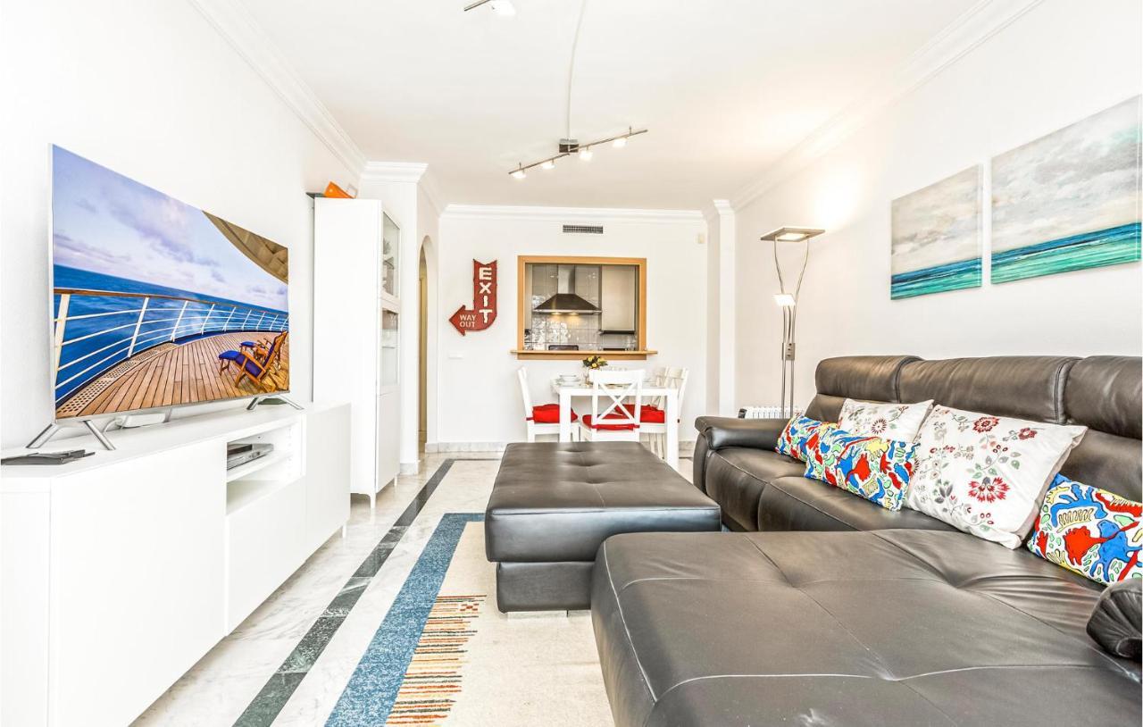 Awesome In With Outdoor Swimming Pool&1 Bedrooms