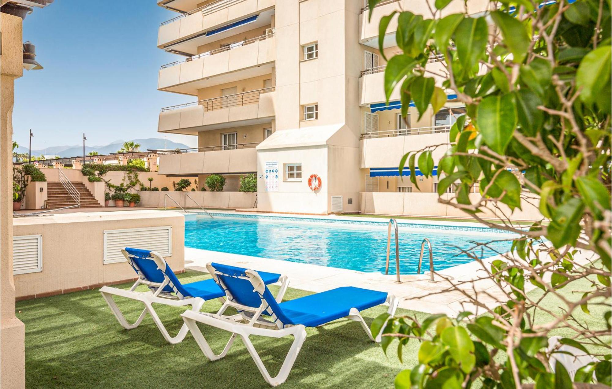 Awesome In With Outdoor Swimming Pool&1 Bedrooms *